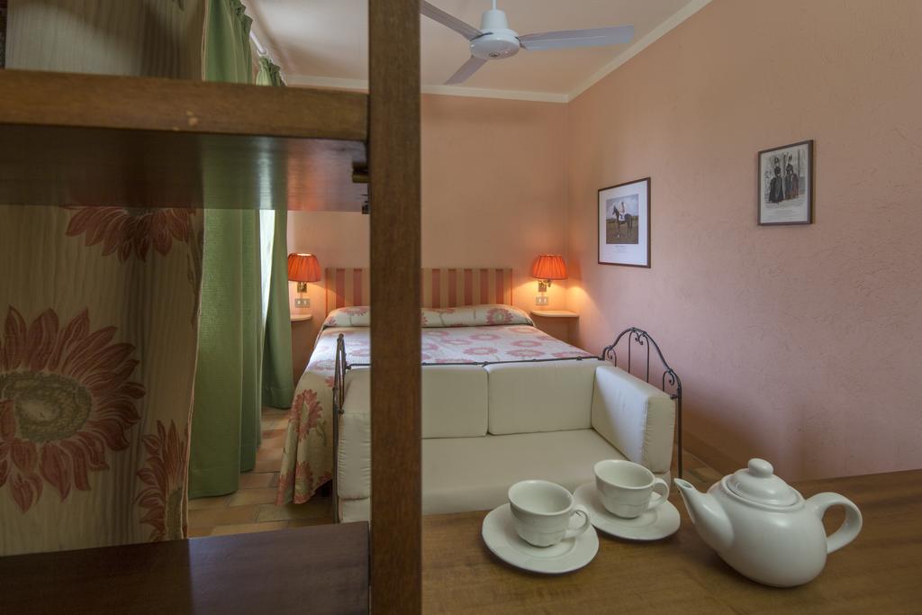 Agriturismo Il Torrione Пинероло Номер фото
