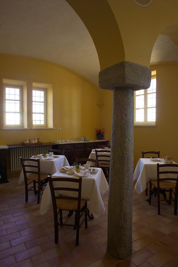 Agriturismo Il Torrione Пинероло Экстерьер фото